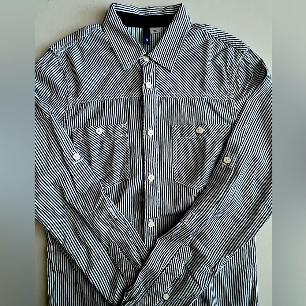 💙🤍💚👚H&M Navy White Pinstripe Button Front Shirt